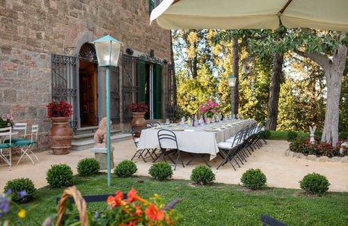 Palaia Villa | Tenuta Bartolucci - Ten Bedroom Villa, Sleeps 20