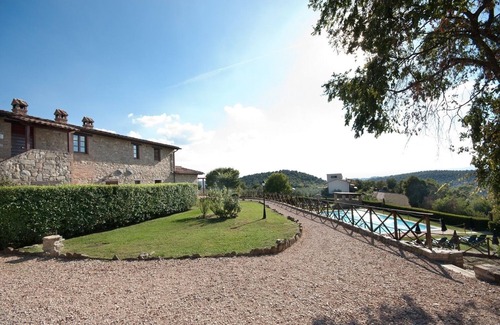 Gualdo Cattaneo Apartment | Tenuta di Forte Sorgnano | Farmhouse with private pool