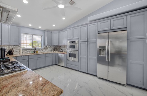 Bermuda Dunes House | Tequila sunrise house-10 min from a grocery stores