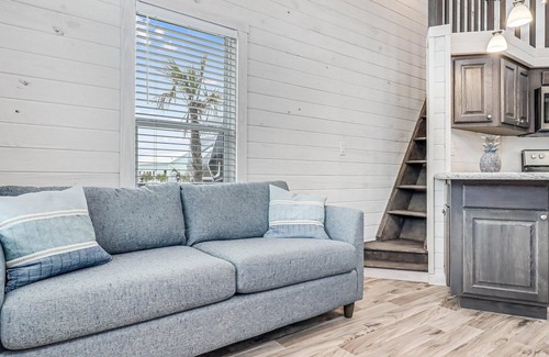 Port Aransas Cottage | Tequila Sunrise Sfth6 1 Bedroom Cottage by RedAwning