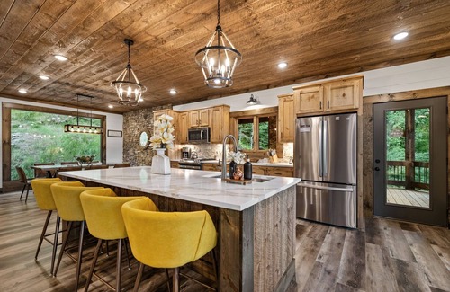 Blue Ridge Cabin | Teresa's River Retreat - Waterfront Luxury Home | Outdoor Fireplace | Hot Tub