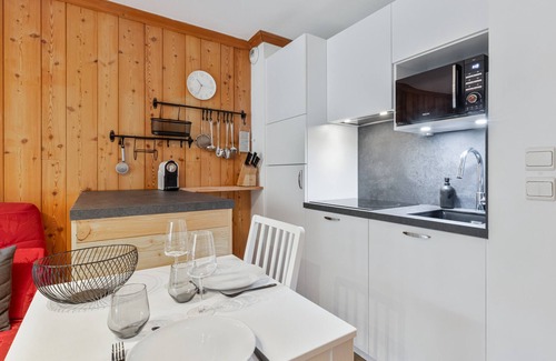 Monetier-les-Bains Apartment | Terrace apartment near slopes with wellness