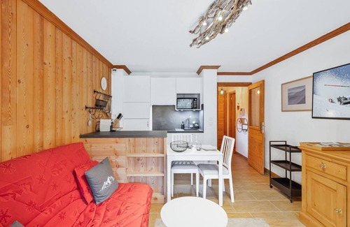 Monetier-les-Bains Apartment | Terrace apartment near slopes with wellness