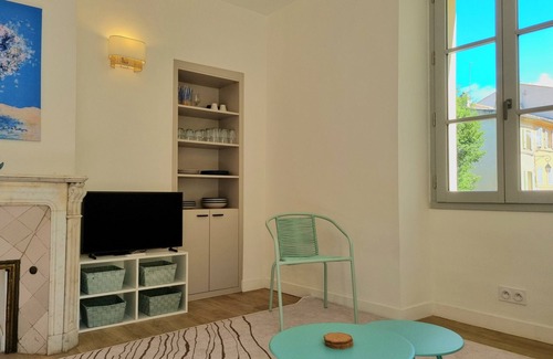 Couronne Urbaine Apartment | Terrace - air conditioning - fibre - 2 bedrooms