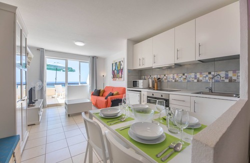 Morro Jable Apartment | terrace and ocean view, Wi-Fi, 6th floor