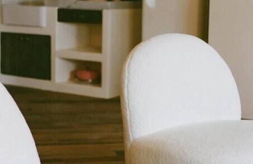 Ocean Park Apartment | TERRACE BATHTUB KING SUITE