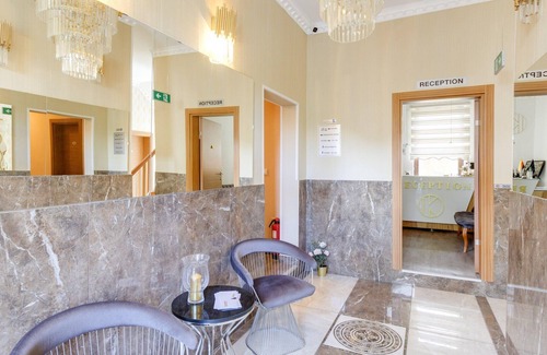 Oberhausen Apartment | Terrace Escape in Oberhausen