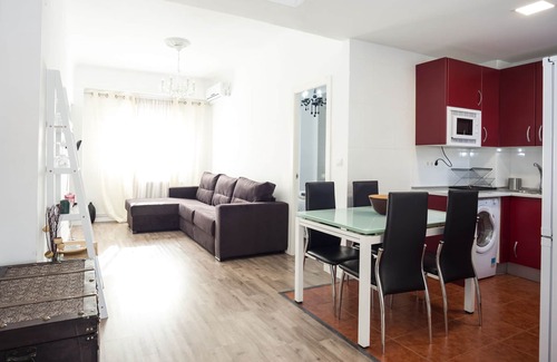 Granada City Center Apartment | TERRACE IN THE CENTER OF GRANADA WITH PARKING AND WIFI