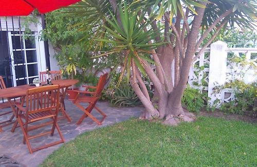Salobrena Ski Chalet | Terraced house: garden and porch 150m from sea
