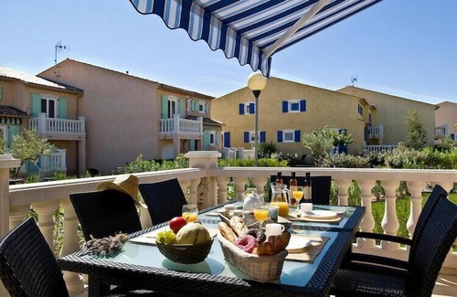 Vidauban House | Terraced House in Vidauban with Pool
