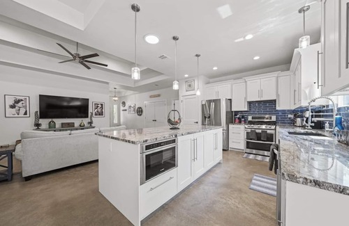 Wimberley House | Terracotta Bliss Wimberley Retreat for 28 Guests