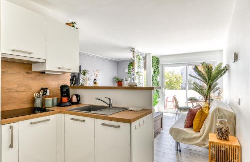 Cap d'Agde Apartment | Terrasse Vue Centre-Port Wi-Fi Clim - ménage, linge inclus