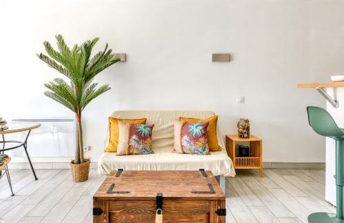 Cap d'Agde Apartment | Terrasse Vue Centre-Port Wi-Fi Clim - ménage, linge inclus