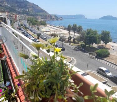 Pozzuoli Apartment | Terrazza Miracapri
