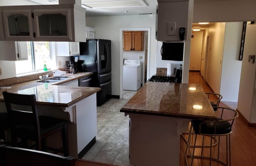Coarsegold Villa | Terrific 10-bedroom 6 bath villa with 14 bed in Coarsegold