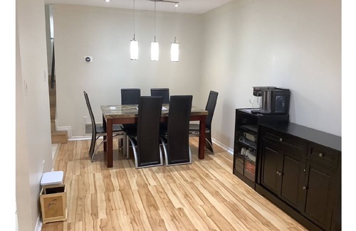 Rathwood Apartment | Terrific 4-bedroom apartment with AC in Mississauga
