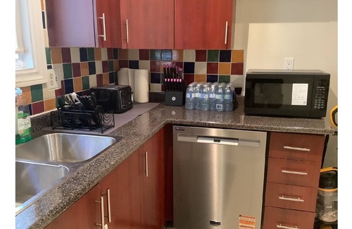 Rathwood Apartment | Terrific 4-bedroom apartment with AC in Mississauga