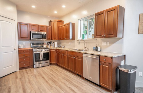 Fairview Condo | Terrific 4-bedroom condo in Fairview