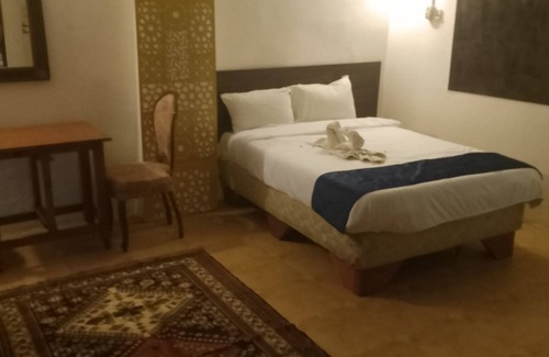 Luxor Hotel | Terrific 4-bedroom hotel in Luxor with AC, WiFi and swimming pool