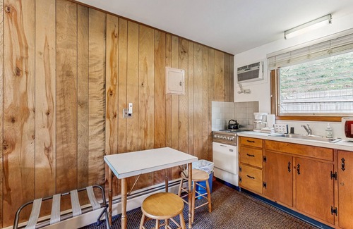 Alton Bay House | Terrific studio suite right on the water w/free WiFi, bay views, kitchenette