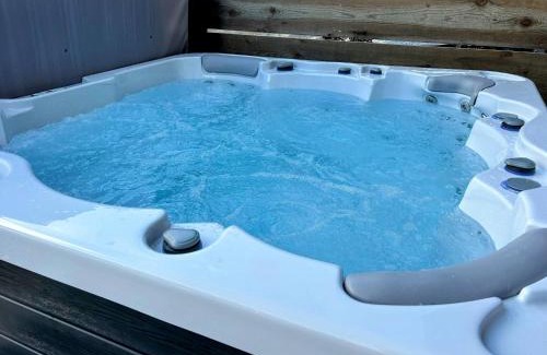 Driggs House | Teton Duo | Side-by-Side Homes | Hot Tubs+Walkable
