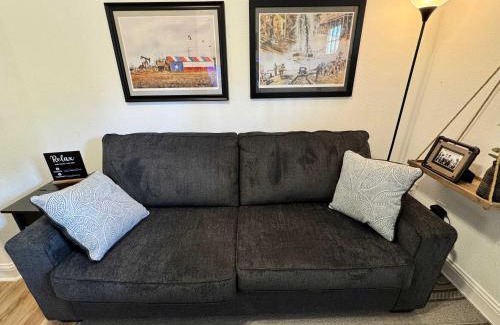 Nederland House | Texas Spindletop 3BR 2BA Home