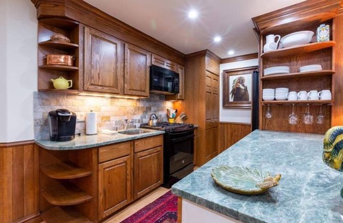 Vail Condo | Texas Townhouse On Gore Creek, Walk To Lifts, Vail Village