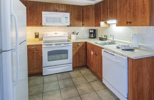 Yachting Village Condo | Thames St! * WATER VIEW * Wyndham Newport Onshore *AMENITIES