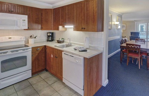 Yachting Village Condo | Thames St! * WATER VIEW * Wyndham Newport Onshore *AMENITIES