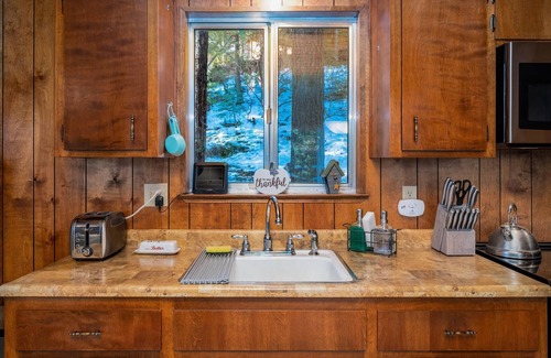 Long Barn Cabin | THANKSGIVING 2025 AT SUGAR BEAR! BOOK AT FALL PRICES! SKI AT DODGE RIDGE! BOOK!