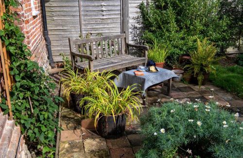 Irstead House | Thatch Cottage - luxury Norfolk Hideaway