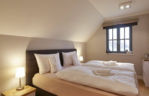 Kreptitz Apartment | Thatched villa with 2 bedrooms and fireplace E26