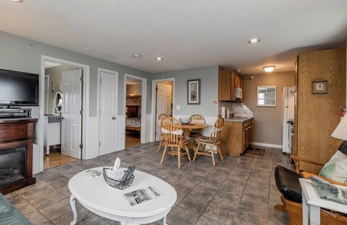 Old Orchard Beach Condo | The 3rd floorcondo has spectacular views of the ocean and beach. Watch fireworks from your balcony/d