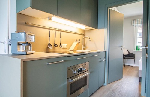 Wenningstedt-Braderup Apartment | The 4-room apartment with around 80 square meters of living space is located in a small residential complex with 4 thatched houses.