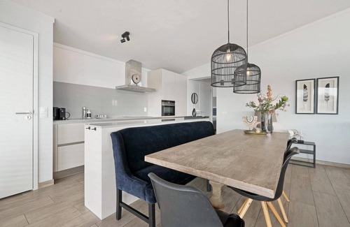 Ouddorp House | The 6-person Villa Deluxe features a luxurious and comfortable interior, terrace with a view over the water, perfect for families with children.