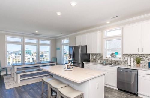 Surf City House | The 9th Hole - Surf City Canal Home - 4BR, Private Dock, Pet Friendly!