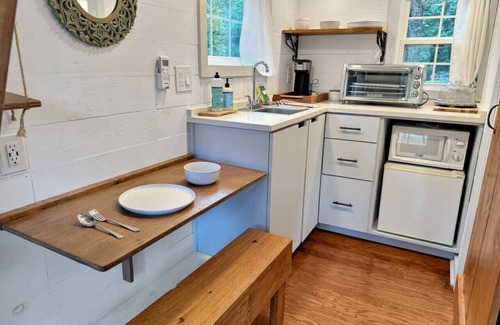 Summersville House | The Acorn - Cozy Retreat in the Heart of Summersville