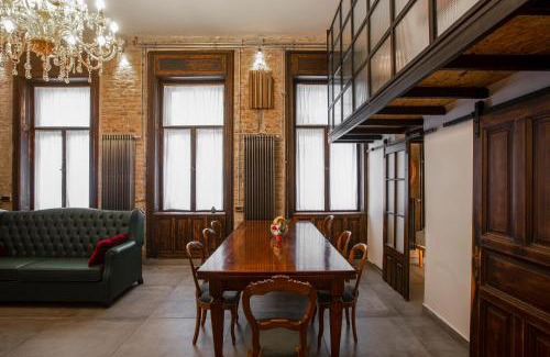 Palace District Apartment | The Address Royal Loft