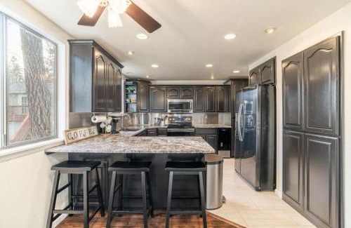 Post Falls House | The Affordable Family Fun House- Ping Pong, Pool Table, Darts