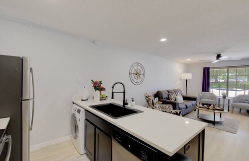 Manhattan Apartment | The Aggie Landing at Home Stay MHK