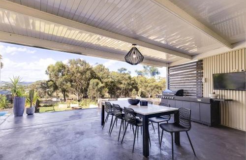 Central Mudgee House | The Albens - Countryside Chic amongst the Hills