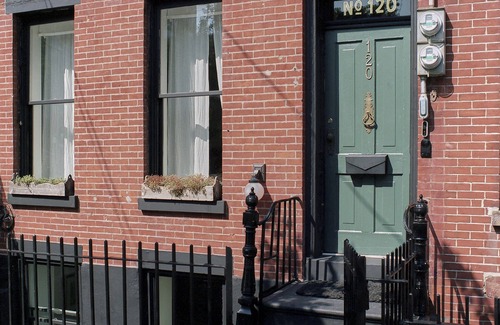 Red Hook House | The Alderman | Private Seaside Townhouse W/Garden