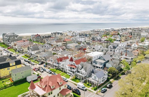 Ocean Grove Apartment | The Allenhurst, Beach Apartment #3 - Midsize Studio with Bathroom, Kitchen, & Ex