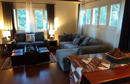 Twin Peaks Cabin | The Alpenglow Cabin - National Forest Adventure Pass