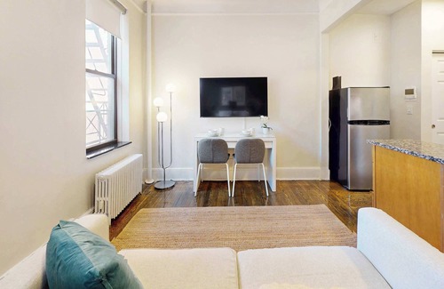 Alphabet City Apartment | The Alphabet Haus Vibe 8768