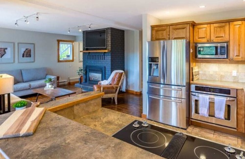 Silver Star Mountain Ski Chalet | The Alpine | No Service Fees | Ski-In & Ski-out