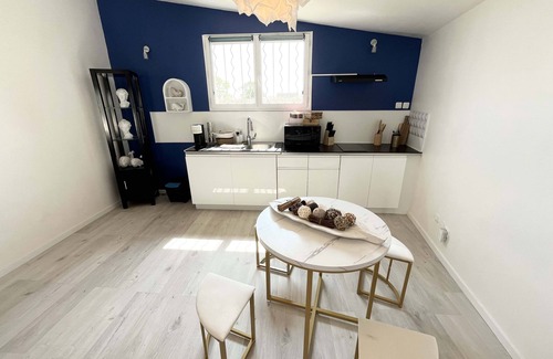 Mauguio House | The Amantis suite, XXL Bath and Sauna in Mauguio