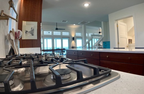 Alligator Point House | The Anchor.Newly remodeled Gulf to Bay 3bed/3.5bath Sleeps 6-8 NEW FALL 2025