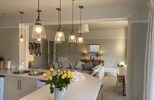Westbourne Cottage | THE ANCHORAGE, pet friendly, character holiday cottage in Bournemouth