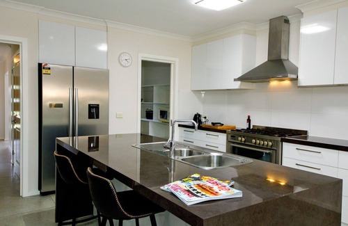 Yarrawonga House | The Anchorage so close to Lake Mulwala and walking/running trails.
